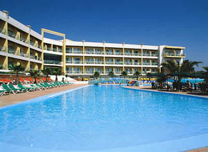 Hotel Baa Grande - piscina